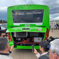 Ebrard revela interés en EU por el autobús eléctrico mexicano Taruk