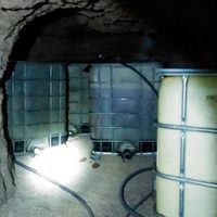 Gendarmería asegura 12 mil litros de huachicol ocultos en una cueva en Michoacán
