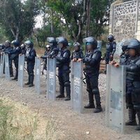 Libera la Policía vías del tren bloqueadas por normalistas en Tiripetío