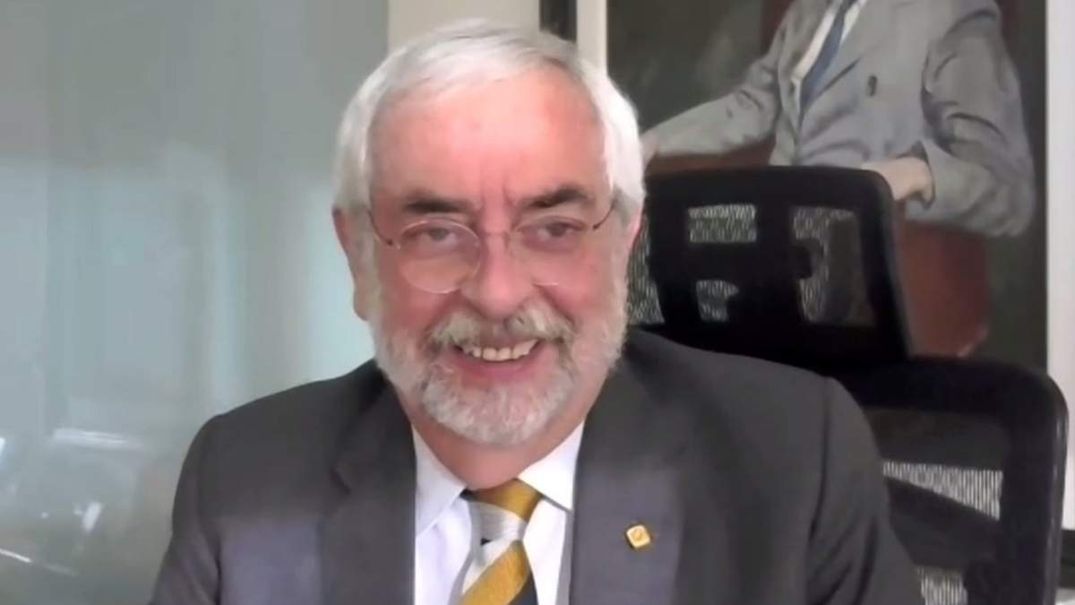 El rector Enrique Graue