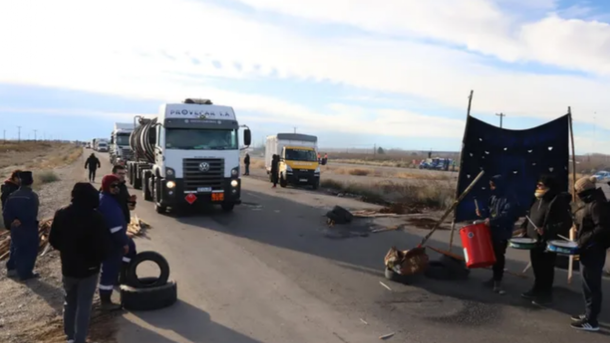 Los cortes son un método frecuente entre los trabajadores del EPAS. Fuente: (Claudio Espinoza-lmneuquen)