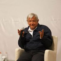 Plantea López Obrador Comisión de la Verdad para caso Ayotzinapa; integraría a Solalinde y Sicilia a su gabinete