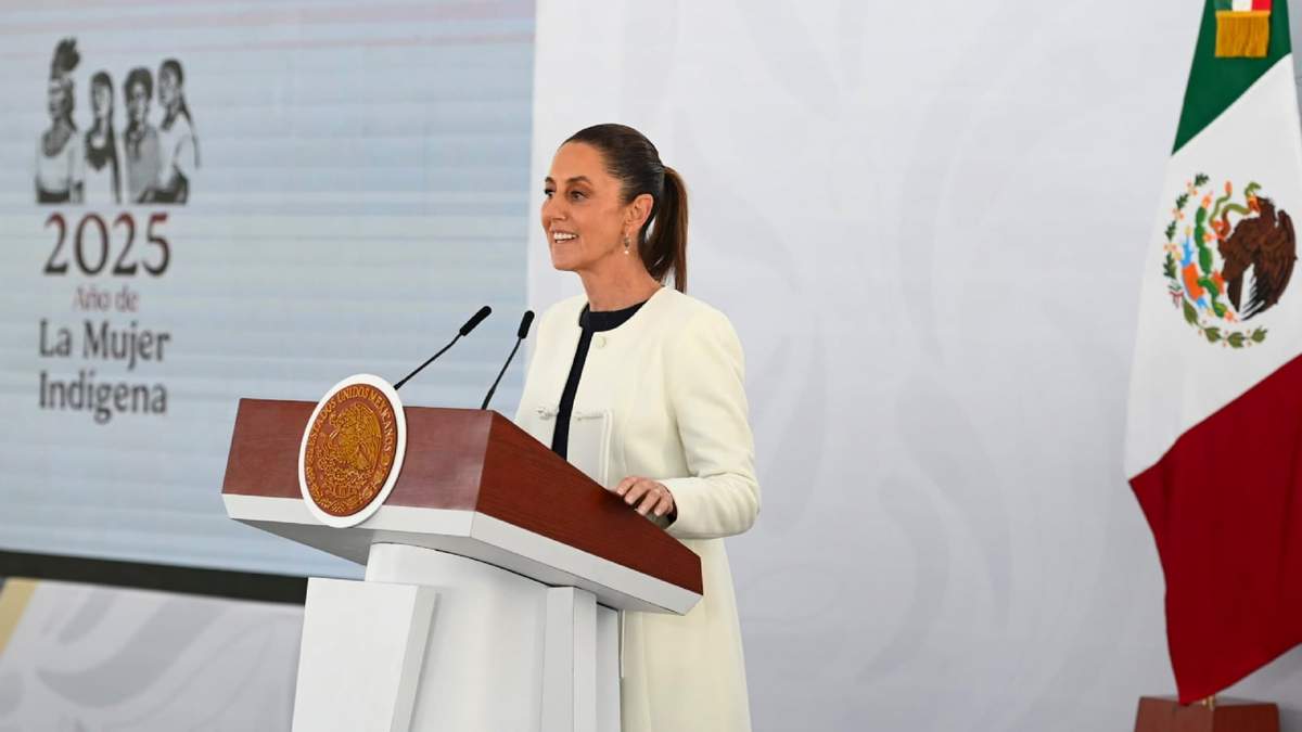 La presidenta en la conferencia de prensa desde Querétaro