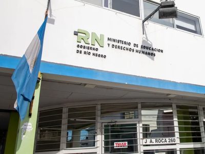 Río Negro confirmó cambios en el cobro de los sueldos estatales para el mes de abril