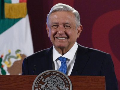 La UNAM "se cundió de derechismo": AMLO