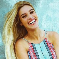 ¿Graciosa o desubicada? Lele Pons sube una postal con su amiga que nadie quería ver