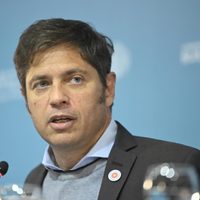 Axel Kicillof reclamará ante la Corte Suprema la quita de subsidios al transporte