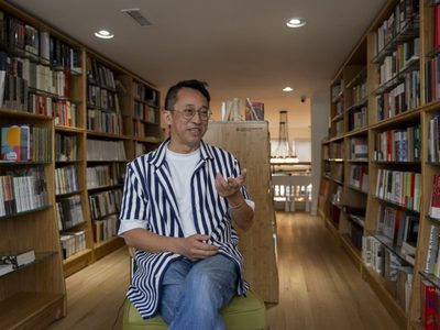 Librerías en chino prosperan en el extranjero mientras China endurece control interno