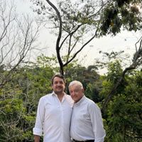 AMLO reaparece en una imagen publicada por su hijo “Andy” López Beltrán