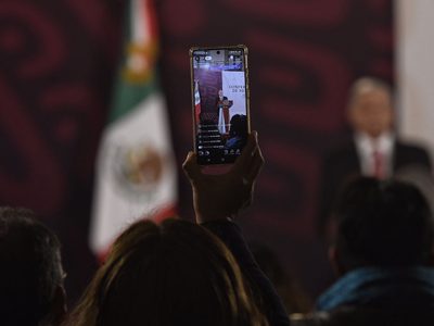 INAI investiga a AMLO por difundir el teléfono de la corresponsal de The New York Times