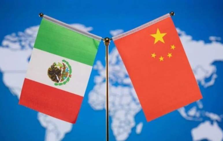 Banderas de México y China