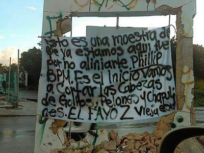 En narcomantas, Los Zetas se atribuyen ataque al Blue Parrot