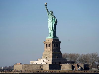 NASA confirma que una bola de fuego sobrevoló Nueva York y pasó cerca de la Estatua de la Libertad