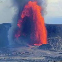 El volcán Kilauea, en Hawái, expulsó lava que alcanzó más de cien metros de altura (Video)