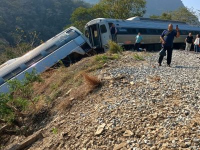 Marina reporta 13 muertos y 98 lesionados por el descarrilamiento del Tren Interoceánico