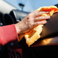 Con 2 ingredientes: dejá el tablero de tu auto reluciente con esta silicona casera que es un golazo