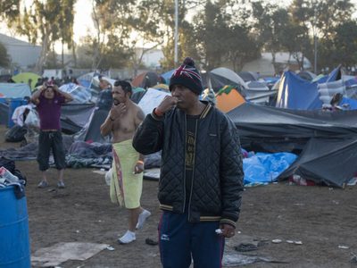 HRW tilda de "aberración" la reactivación del programa para migrantes “Quédate en México”