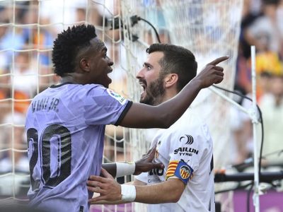 El Valencia acusa de falso el documental sobre Vinícius Jr. y demanda a Netflix