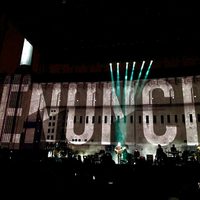 EPN 'Renuncia ya” y Trump 'eres un pendejo”, mensajes de Roger Waters en el Foro Sol (Videos)
