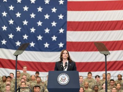 Kamala Harris da positivo a covid-19