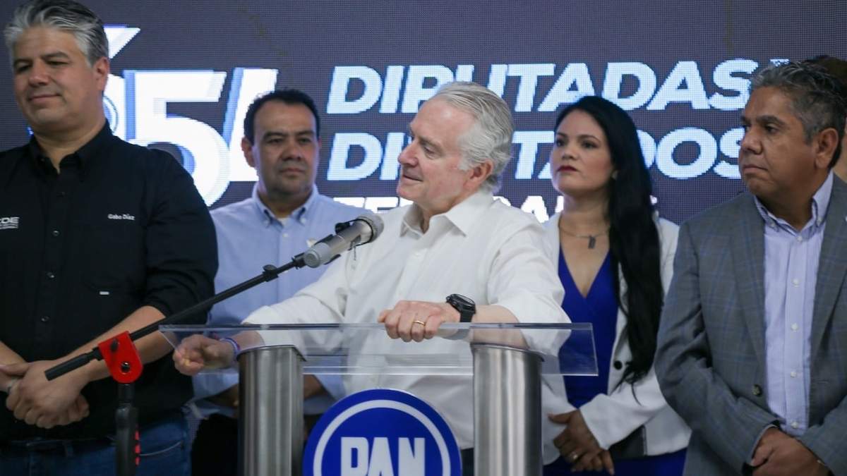Santiago Creel en conferencia de prensa