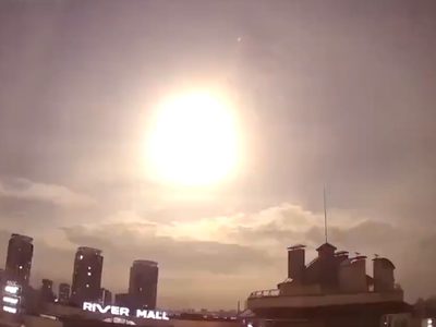 Un misterioso destello ilumina el cielo de Ucrania (Videos)