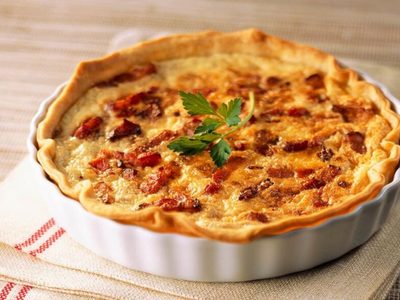 Tarta de papa, panceta y cebolla: llevá a otro nivel tu cena con esta receta bien cremosa y exquisita
