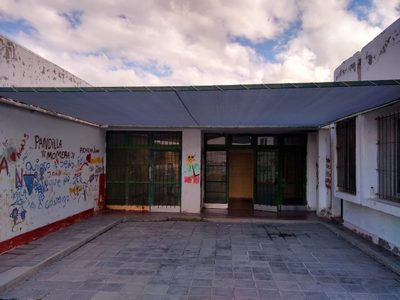 La escuela primaria 20 de Neuquén capital suspendió las clases por problemas de seguridad