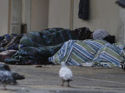 El Observatorio Red Solidaria Neuquén indicó que al menos 92 personas viven en situación de calle