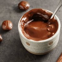 Crema Bariloche: rápido y con 3 ingredientes, un clásico que te salva cualquier torta o postre