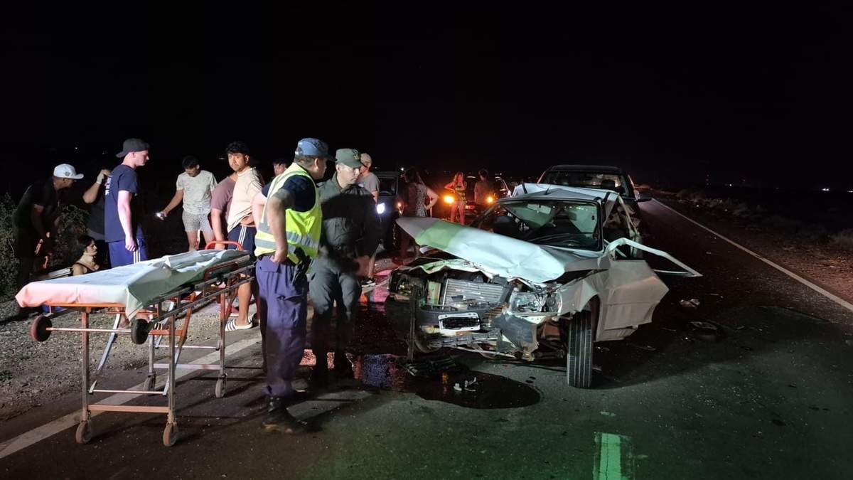 El Fiat Uno quedó destruido. Fuente: (Secretaría de Emergencias y Gestión de Riesgos)