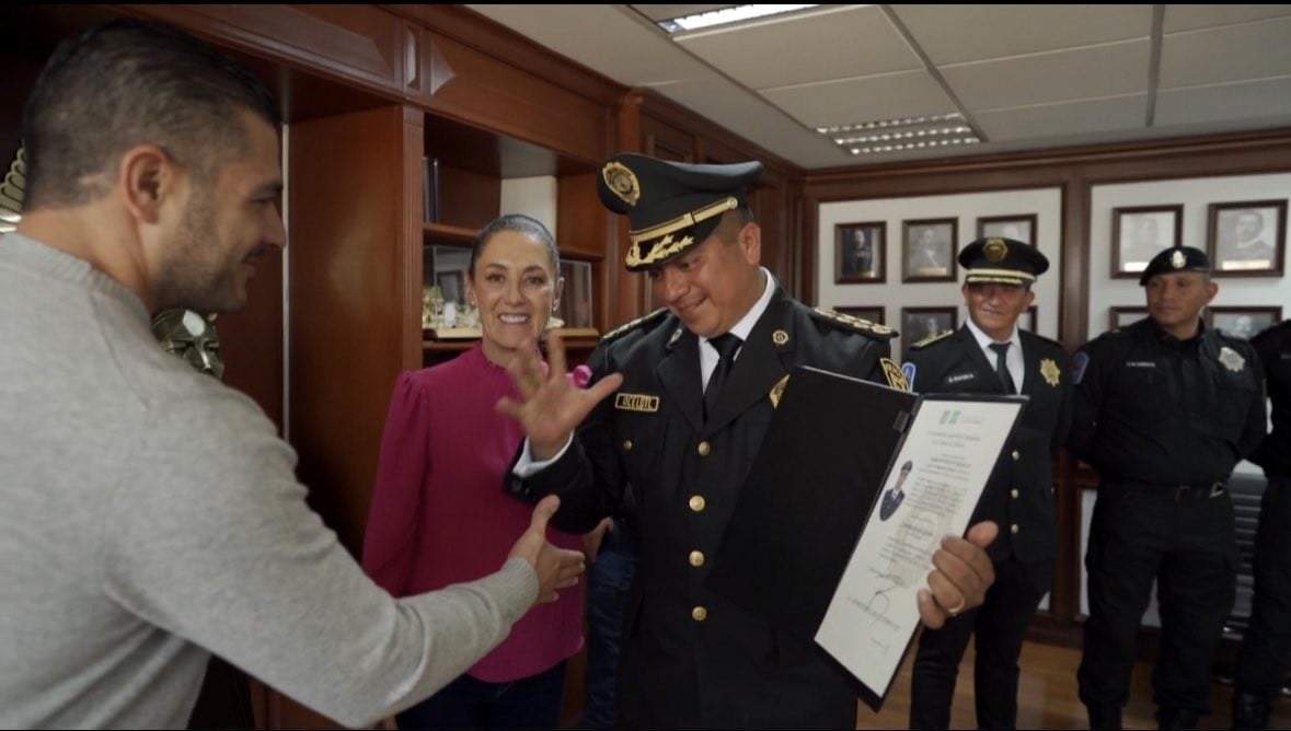 El secretario de Seguridad Ciudadana, Omar García Harfuch, ascendió a policías
