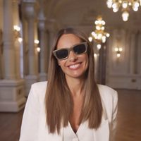 La falda que usabas en tu infancia y que Pampita revive con el estilo preppy será furor este otoño