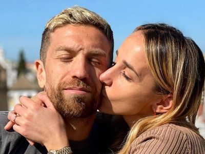 El Papu Gómez lo merece: Linda Raff tiene todo listo para la llegada de su esposo