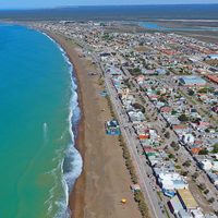 Chubut: intentó robar los cables de un poste de luz y quedó colgado por dos horas