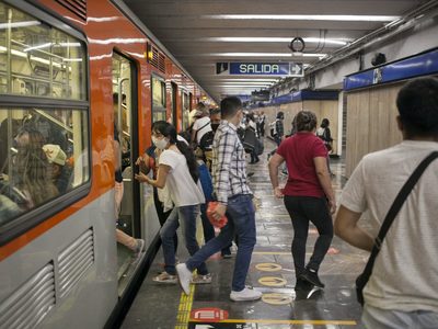 Trabajadores del Metro buscan amparo para no laborar en estaciones riesgosas y con tramos elevados