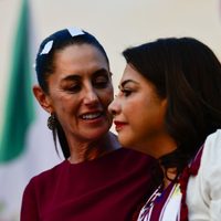A cuatro semanas de la elección, Sheinbaum llama a votar “todo parejo” por los partidos de la 4T