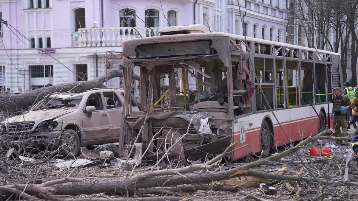 El centro de la ciudad de Sumy se ve tras un ataque de misiles rusos que mató al menos a 21 civiles en Sumy, en Ucrania
