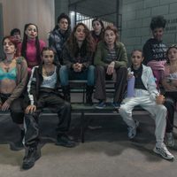 Quiénes son Carmina y Daiana, las gemelas que arrasan en la serie de Netflix "En El Barro"