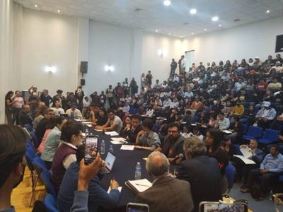 Se traban negociaciones entre paristas y autoridades de UAEH; el paro indefinido continúa