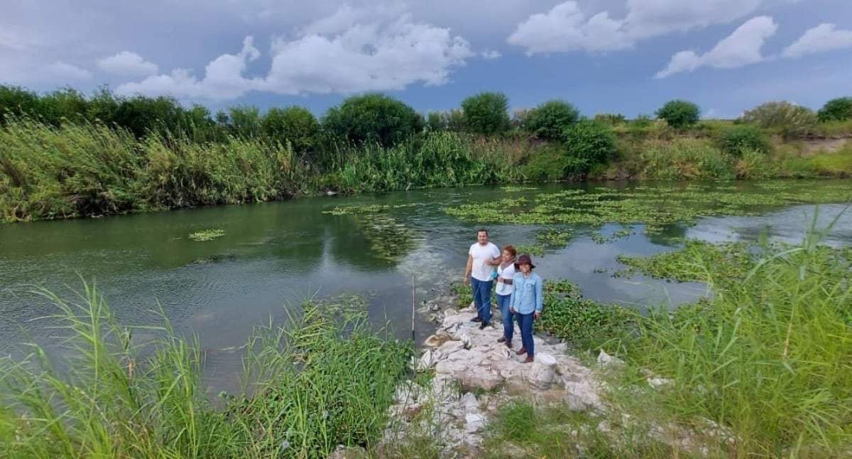 Recolección de muestras en el Río Bravo