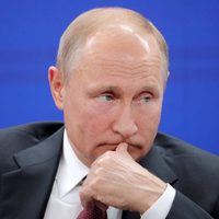 Abrumado por las muertes récords en Rusia, Putin decretó nuevas medidas para intentar frenarlas