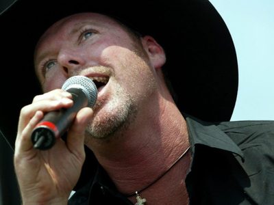 Popular cantante de música country se quitó la vida tras una fuerte denuncia en su contra