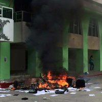 Grupos ajenos al magisterio saquearon presidencia y comercio en Palenque: CNTE