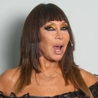 Así quedará la nueva habitación de Moria Casán: blanco total, mesa de maquillaje y espejos de piso a techo