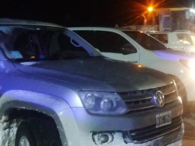 Rescataron camionetas que habían quedado varadas por el temporal de nieve en el sector más peligroso de la ruta 13