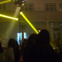 ¡Una burla! Terrible escrache a una funcionaria por estar "de fiesta" en plena cuarentena