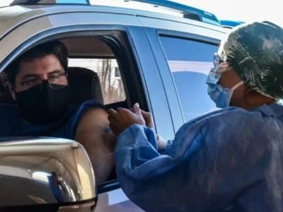 AutoVac en el Puente Carretero: cómo vacunarse sin bajar del auto este sábado