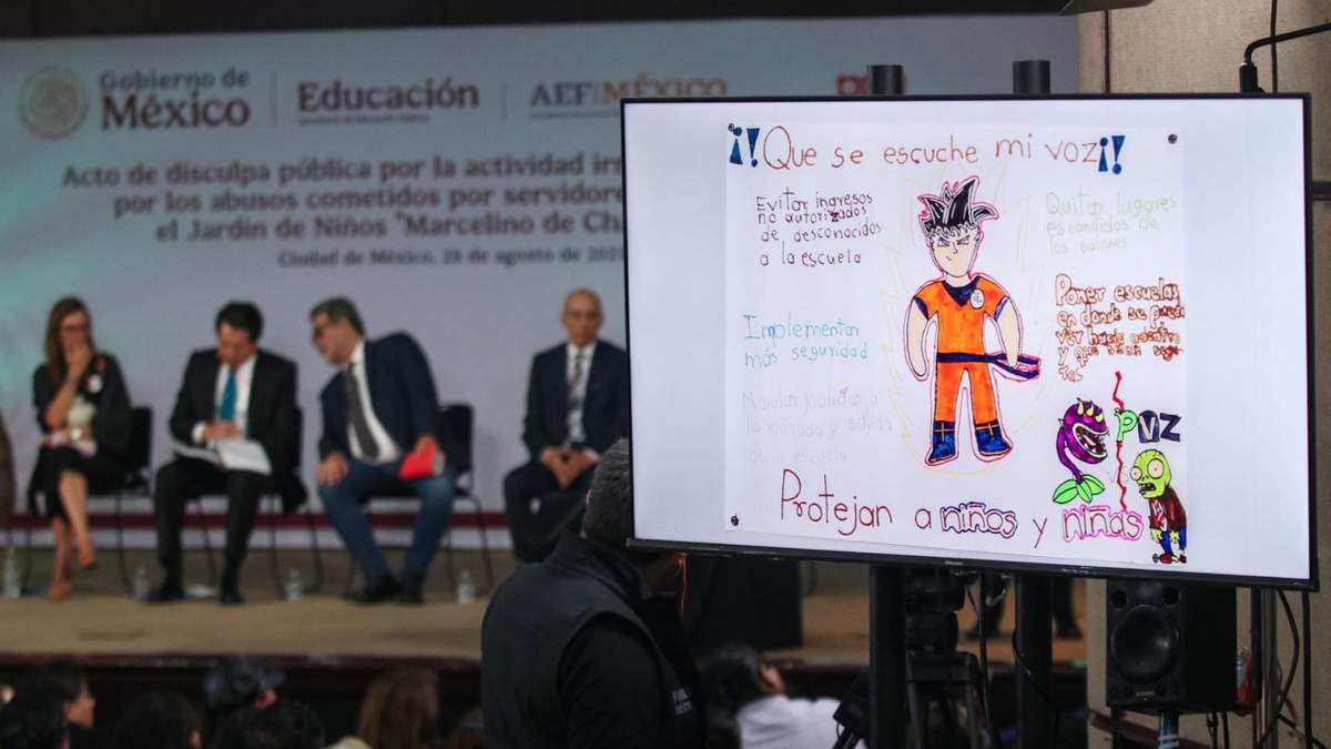 Dibujo de una víctima en el acto de disculpa pública