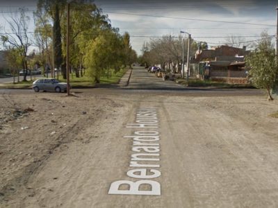 Vecinos de una toma cortan la calle en reclamo de servicios